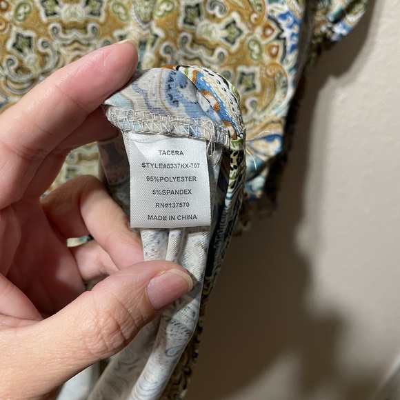 Plus size. New without tags. 95% polyester - Picture 5 of 6